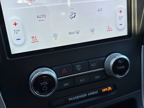 Used 2024 Ford Edge SEL w/ Convenience Package image 17