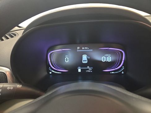Used 2025 Kia Soul LX w/ LX Technology Package FWD image 20