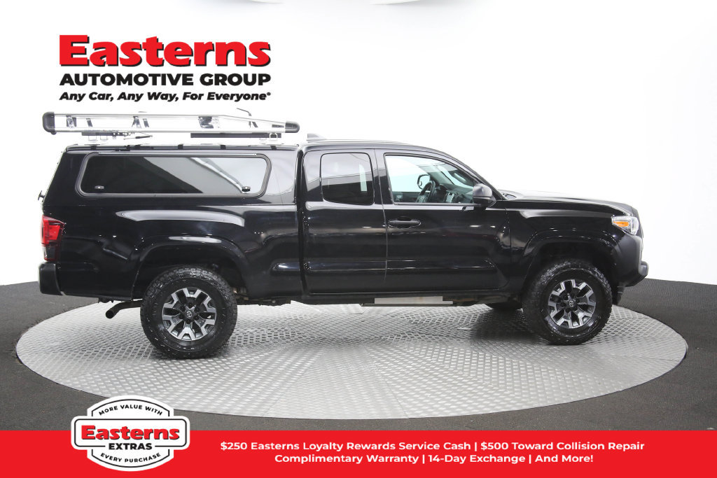 Used 2023 Toyota Tacoma SR AWD/4WD image 46