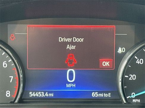 Used 2022 Ford Explorer XLT w/ Equipment Group 202A image 17