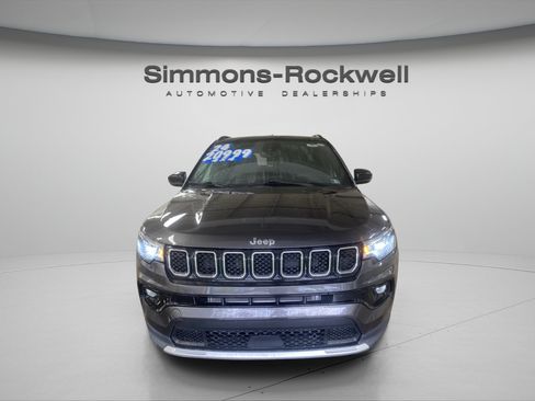 Used 2024 Jeep Compass Limited AWD/4WD image 8