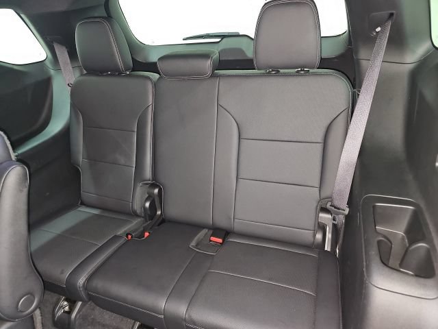Used 2025 Chevrolet Traverse LT AWD/4WD image 4