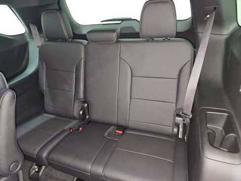 Used 2025 Chevrolet Traverse LT AWD/4WD image 4