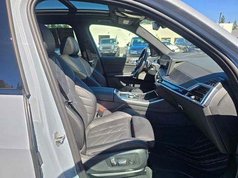 Used 2026 BMW X5 xDrive40i w/ M Sport Package AWD/4WD image 11