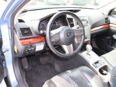 Used 2010 Subaru Outback 2.5i Limited AWD/4WD image 13