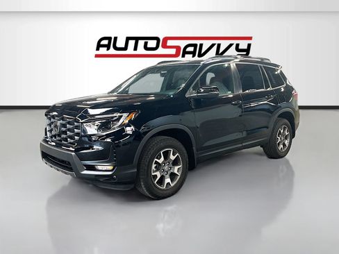 Used 2023 Honda Passport TrailSport image 3
