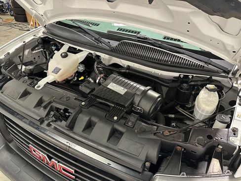 Used 2020 GMC Savana 2500 Extended w/ Enhanced Convenience Package RWD image 4