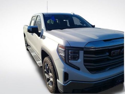 Used 2022 GMC Sierra 1500 SLT w/ SLT Convenience Package image 10