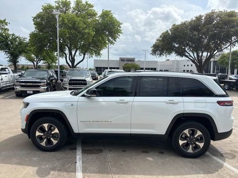 Used 2023 Jeep Grand Cherokee 4WD 4xe image 8