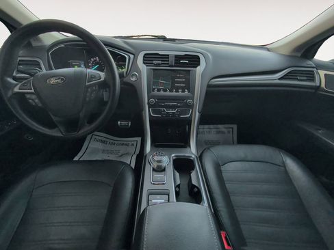 Used 2018 Ford Fusion SE image 10