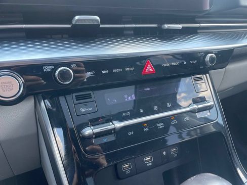 Used 2022 Kia Carnival SX Prestige FWD image 18