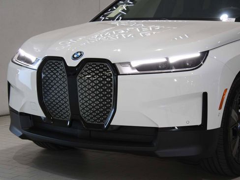 Used 2025 BMW iX xDrive50 image 2