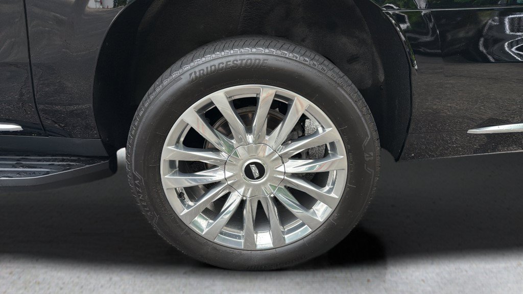 Certified 2024 Cadillac Escalade ESV Premium Luxury w/ LPO, Floor Liner Package AWD/4WD image 16