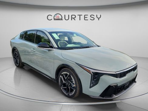 New 2026 Kia K4 GT-Line FWD image 4