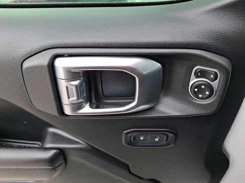 Used 2018 Jeep Wrangler Unlimited Sport S image 12