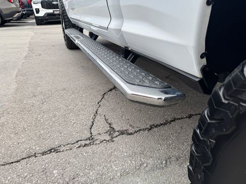 Used 2023 RAM 2500 Laramie AWD/4WD image 16