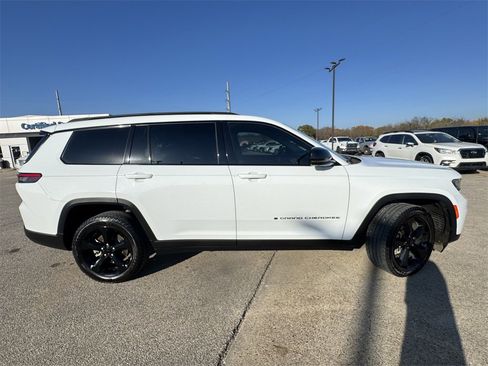 Used 2023 Jeep Grand Cherokee L Limited w/ Luxury Tech Group II image 4