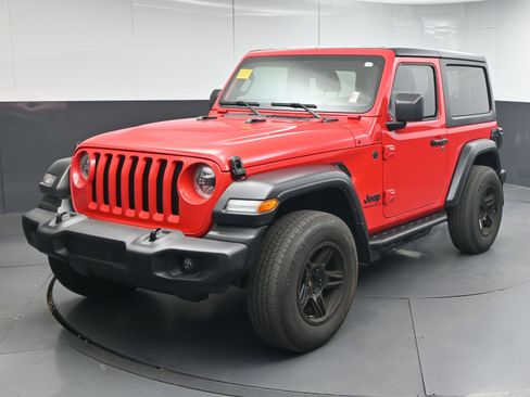 Used 2023 Jeep Wrangler Sport image 4