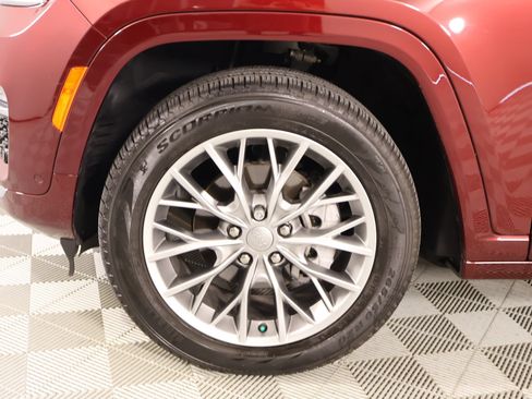 Used 2023 Jeep Grand Cherokee Summit w/ Adv Protech Group IV AWD/4WD image 19