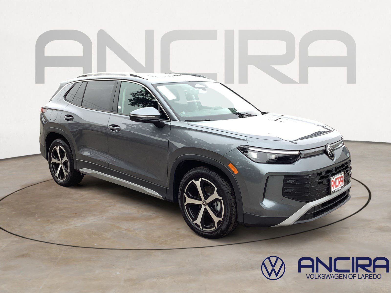 New 2026 Volkswagen Tiguan SE FWD image 1