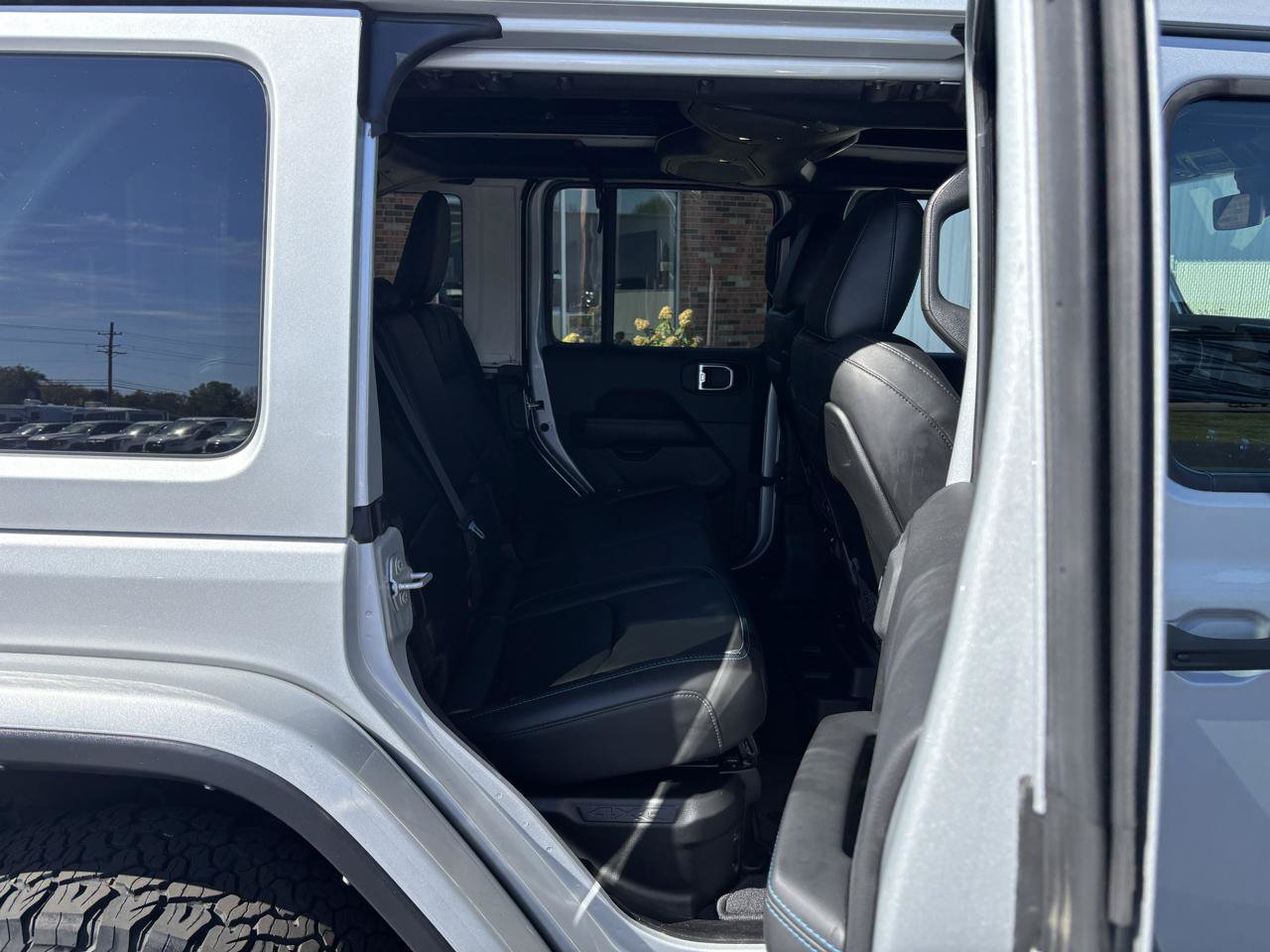 Used 2024 Jeep Wrangler Unlimited Rubicon 4xe AWD/4WD image 13