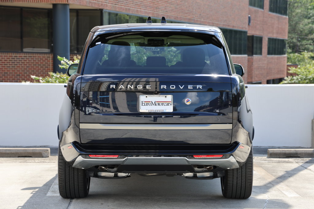New 2026 Land Rover Range Rover SE AWD/4WD image 3