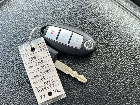 Used 2018 Nissan Titan PRO-4X image 39