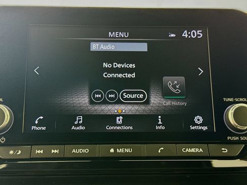 Used 2024 Nissan Pathfinder SV FWD image 16
