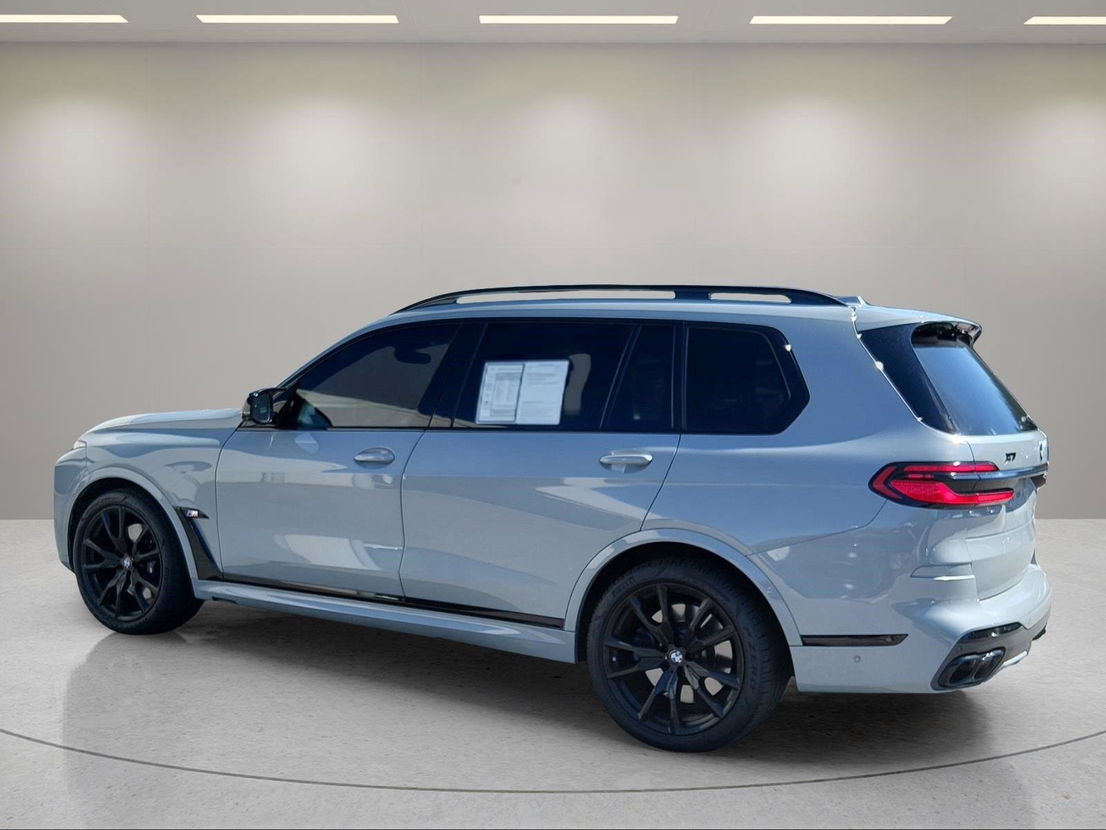 Used 2024 BMW X7 M60i w/ Executive Package AWD/4WD image 3