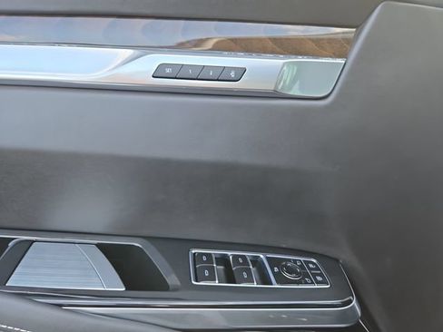 Used 2025 Cadillac Escalade Sport Platinum w/ LPO, ONYX Package AWD/4WD image 11