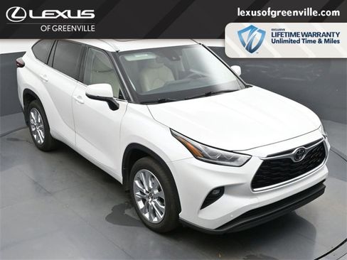 Used 2024 Toyota Highlander Limited image 44