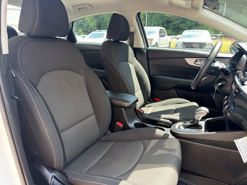 Used 2023 Kia Forte LXS w/ LXS Technology Package FWD image 21