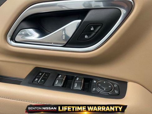 Used 2023 Chevrolet Tahoe Premier AWD/4WD image 12