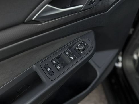 Used 2024 Volkswagen GTI SE FWD image 26