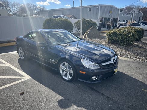 Used 2009 Mercedes-Benz SL 550 image 3
