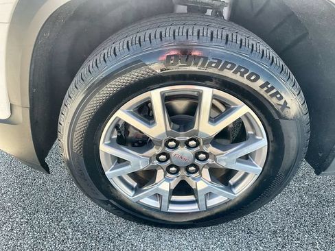 Used 2021 GMC Acadia SLT FWD image 18