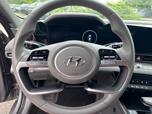 Used 2023 Hyundai Elantra SEL w/ Convenience Package FWD image 13