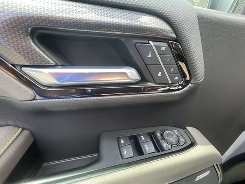 Used 2022 Chevrolet Silverado 1500 ZR2 w/ Technology Package AWD/4WD image 23
