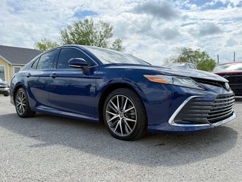 Used 2024 Toyota Camry XLE FWD image 10
