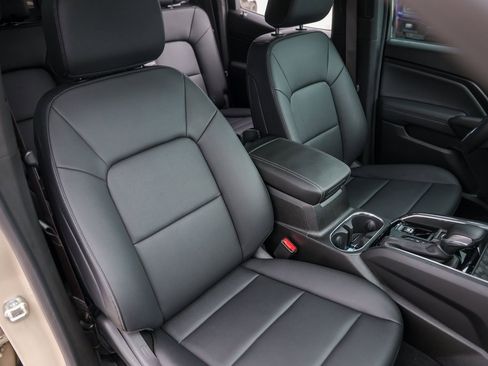 Used 2024 GMC Canyon Elevation w/ Elevation Premium Package image 32