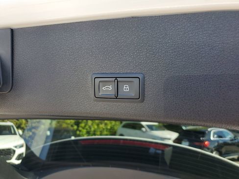 Used 2022 Audi e-tron Chronos w/ Chronos Package image 10