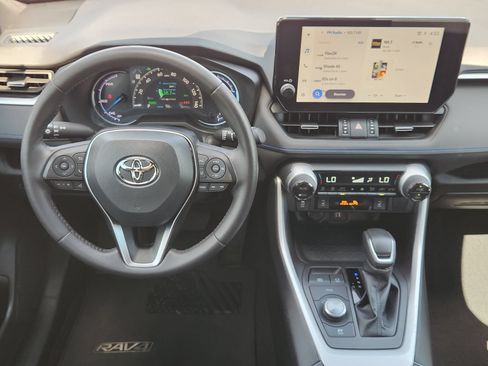 Used 2024 Toyota RAV4 XSE AWD/4WD image 29
