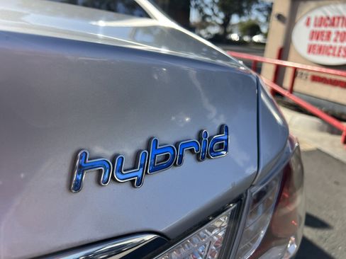Used 2012 Hyundai Sonata Hybrid w/ Ultimate Pkg image 8