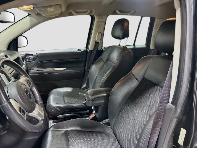 Used 2015 Jeep Compass Latitude AWD/4WD image 15