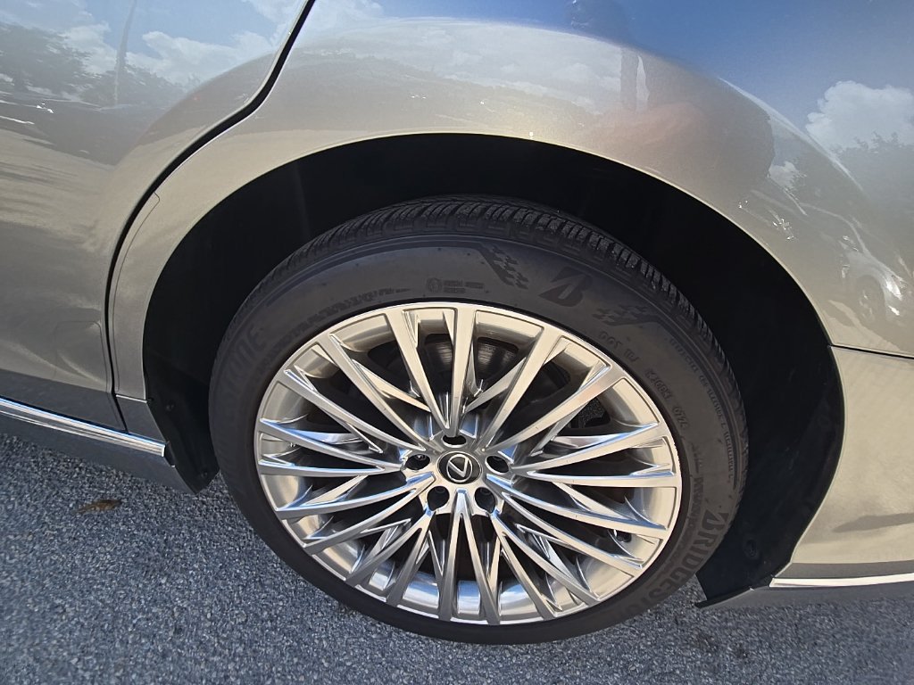 Certified 2024 Lexus LS 500 RWD image 7