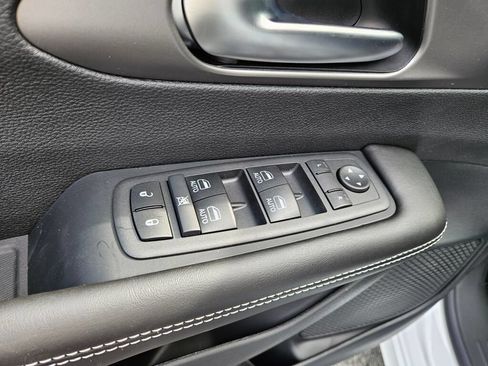 New 2027 Chrysler Pacifica Select AWD/4WD image 19