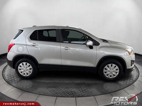 Used 2016 Chevrolet Trax LS FWD image 6