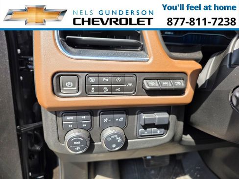 Used 2024 Chevrolet Suburban High Country w/ Advanced Technology Package AWD/4WD image 9