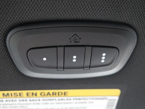 Used 2025 Chrysler Pacifica Select FWD image 14