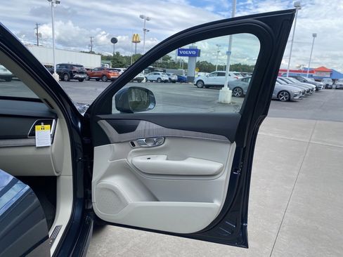 Used 2025 Volvo XC90 T8 Plus w/ Protection Package Premier image 42